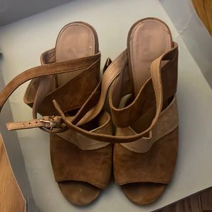 Two-toned brown wedges from UO